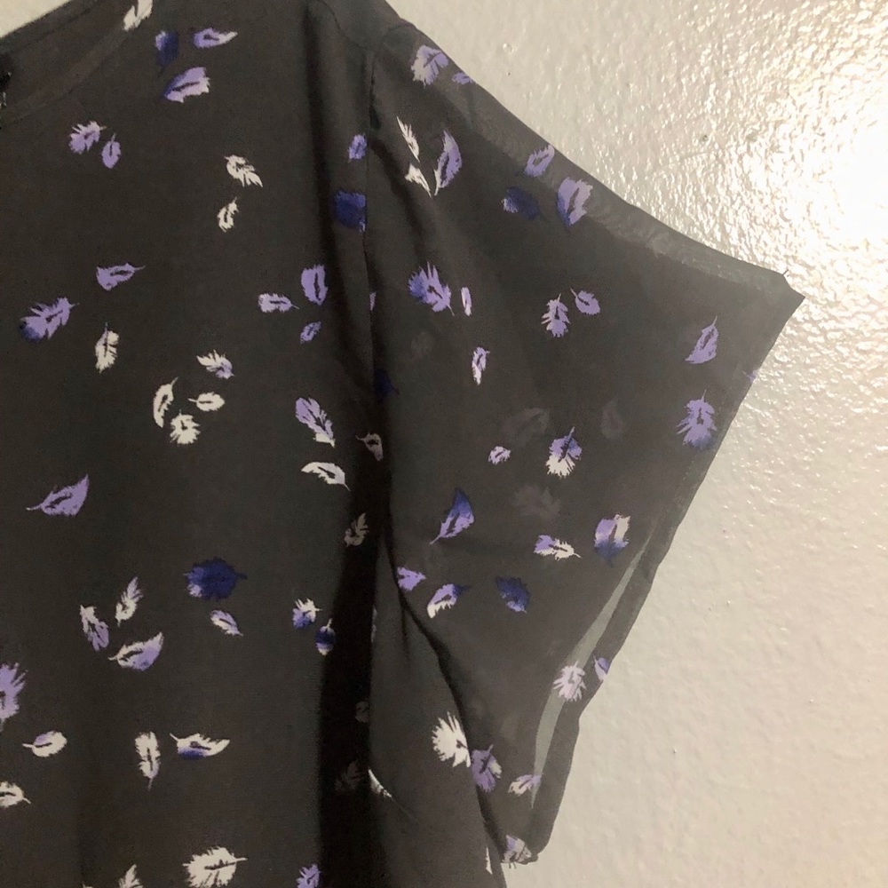 Gray Torrid Top with Feature Pattern - Picture 3 of 6